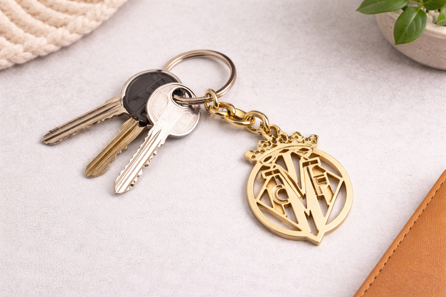 LLAVERO ESCUDO DORADO