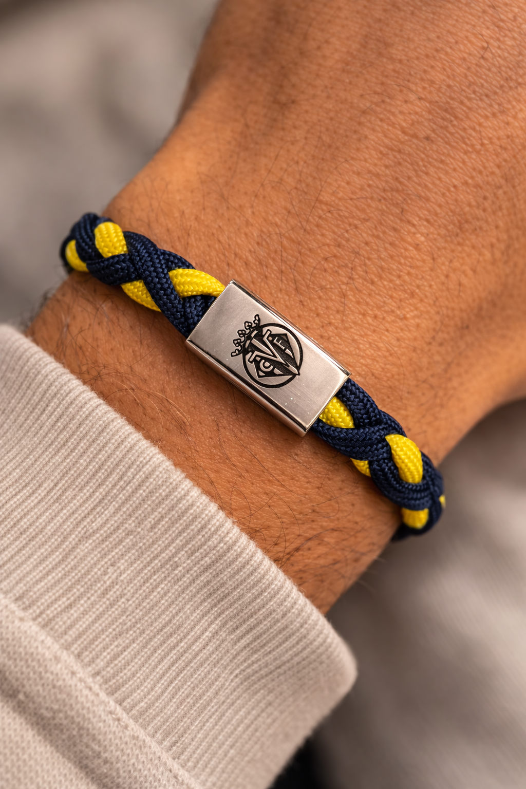 TWO-TONE BRAIDED FLAG BRACELET